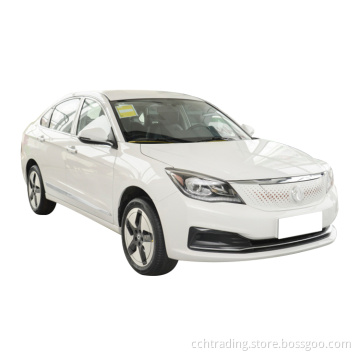 2023 Dongfeng E70 رخيصة 50 كيلو وات ساعة كهربائية سيارة طاقة جديدة